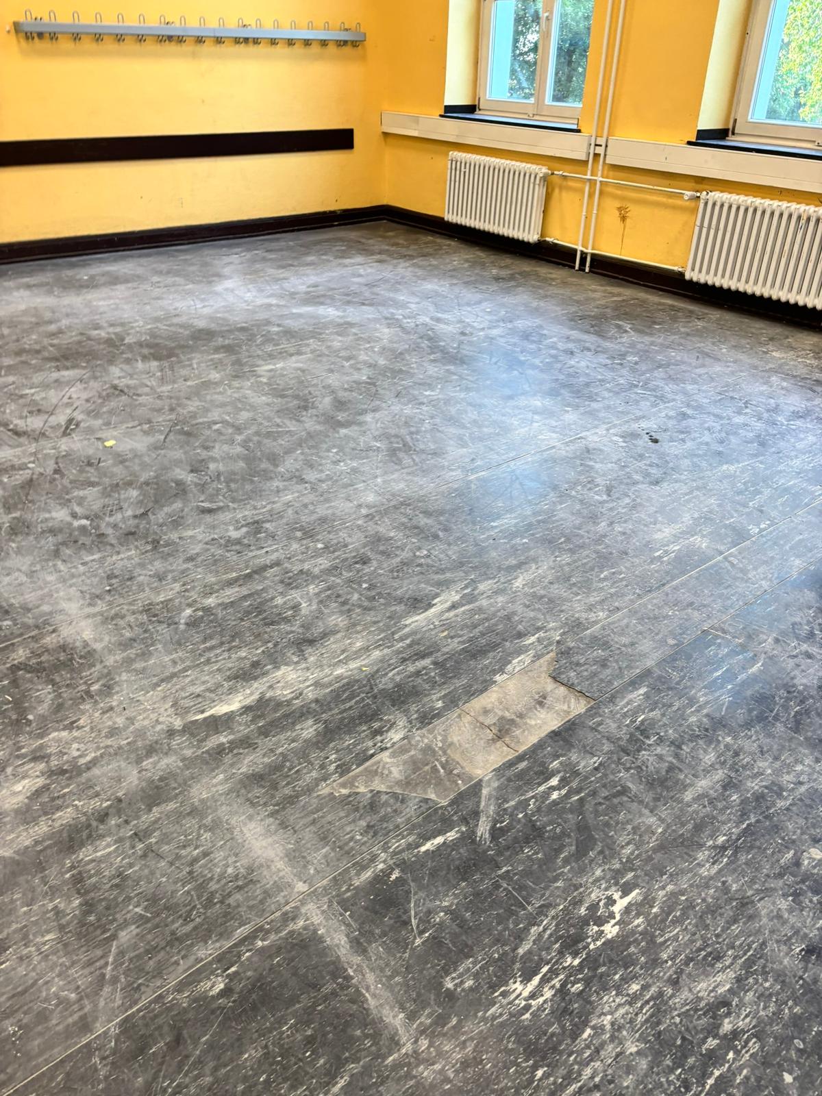 Bodenreinigung Vorher