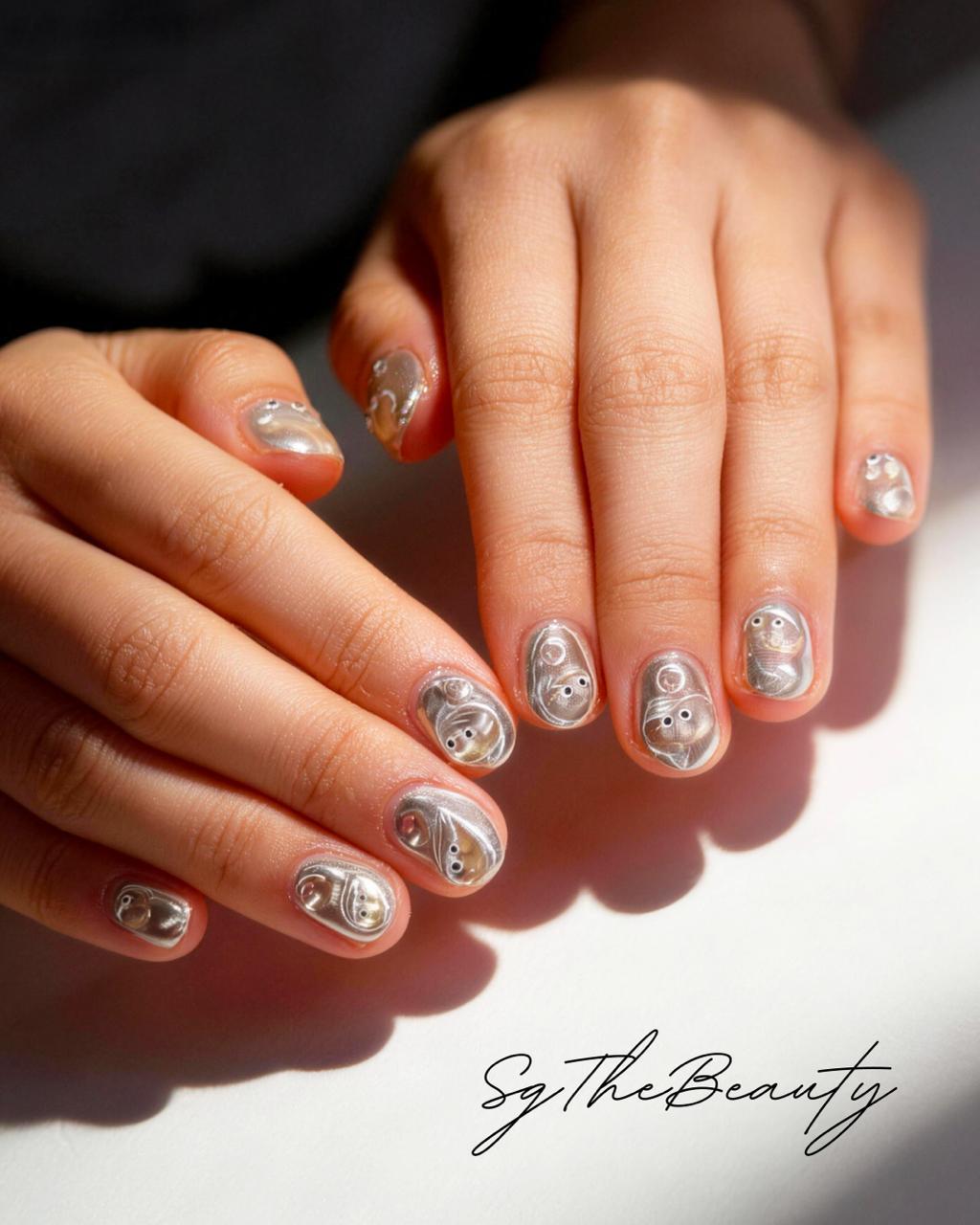 Chrome 3D nails